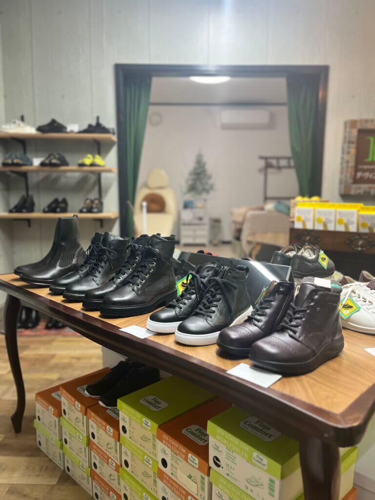 外反母趾,痛い,矯正,治す,整体,熊本,巻き爪,大きいサイズの靴,ダ・ヴィンチのあし,うおのめ,たこ,魚の目,皮膚科,レディース,大きいサイズ,25,25.5,こむらがえり,足がつる