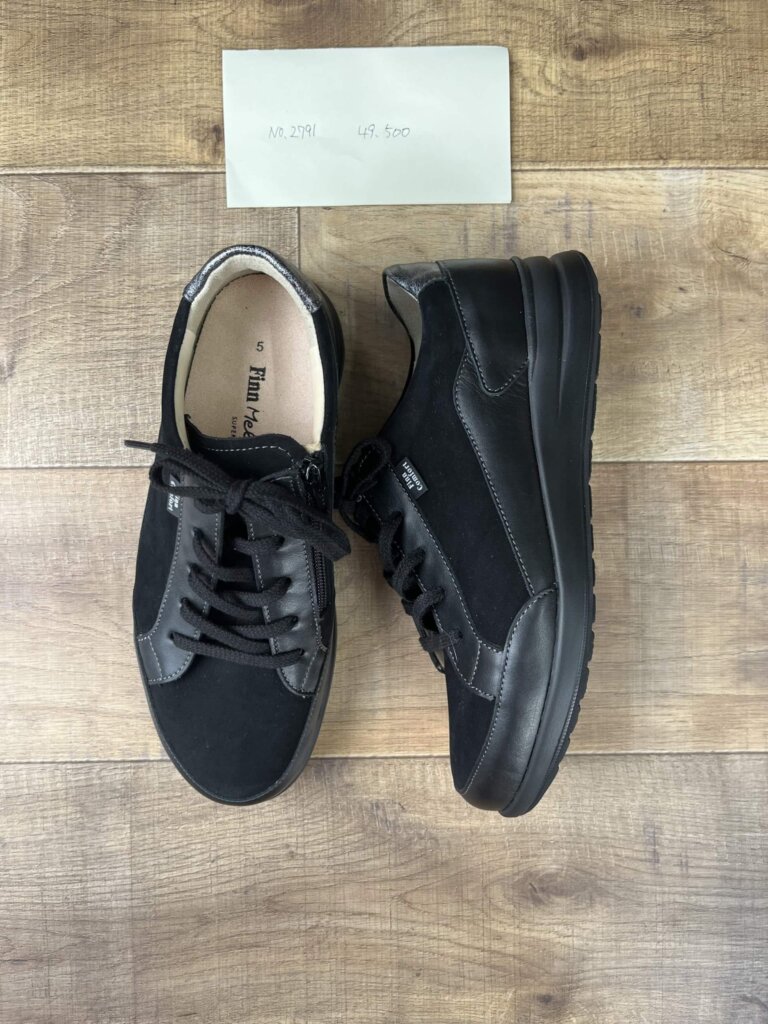 フィンコンフォート,外反母趾,幅広,足が痛くない靴,歩きやすい靴,日本人に合う靴,4E,5E