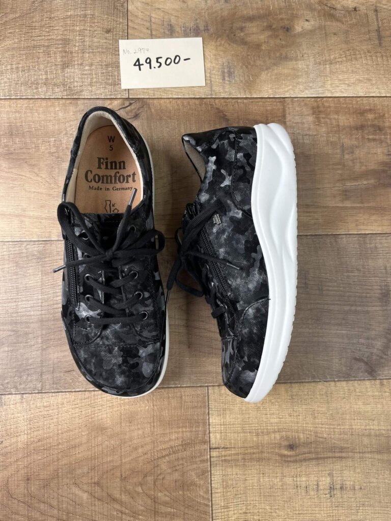 フィンコンフォート,外反母趾,幅広,足が痛くない靴,歩きやすい靴,日本人に合う靴,4E,5E