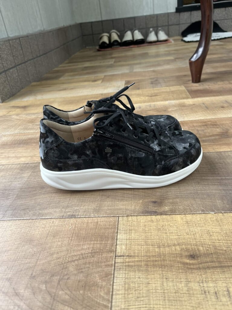 フィンコンフォート,外反母趾,幅広,足が痛くない靴,歩きやすい靴,日本人に合う靴,4E,5E