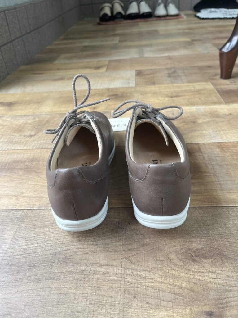 フィンコンフォート,外反母趾,幅広,足が痛くない靴,歩きやすい靴,日本人に合う靴,4E,5E