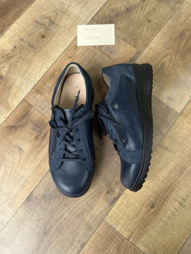 フィンコンフォート,外反母趾,幅広,足が痛くない靴,歩きやすい靴,日本人に合う靴,4E,5E