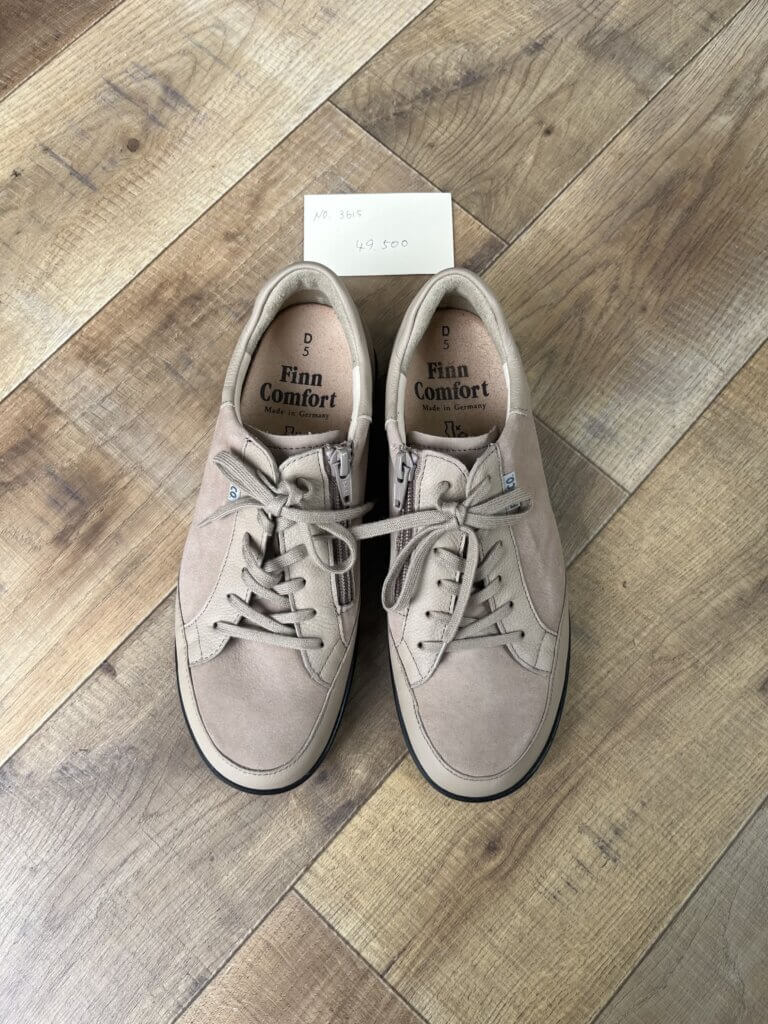 フィンコンフォート,外反母趾,幅広,足が痛くない靴,歩きやすい靴,日本人に合う靴,4E,5E