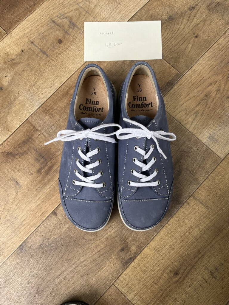 フィンコンフォート,外反母趾,幅広,足が痛くない靴,歩きやすい靴,日本人に合う靴,4E,5E