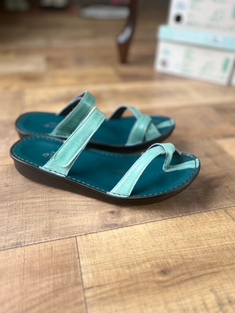 外反母趾,痛い,矯正,治す,整体,熊本,巻き爪,大きいサイズの靴,ダ・ヴィンチのあし,うおのめ,たこ,魚の目,皮膚科,レディース,大きいサイズ,25,25.5,こむらがえり,足がつる,フロムペディ,ベネシュ,シンシア,ラヴィー,ナラココ,巻き爪補正,名医,治療,ウオノメ,ル プレジール,かかと,イボ,