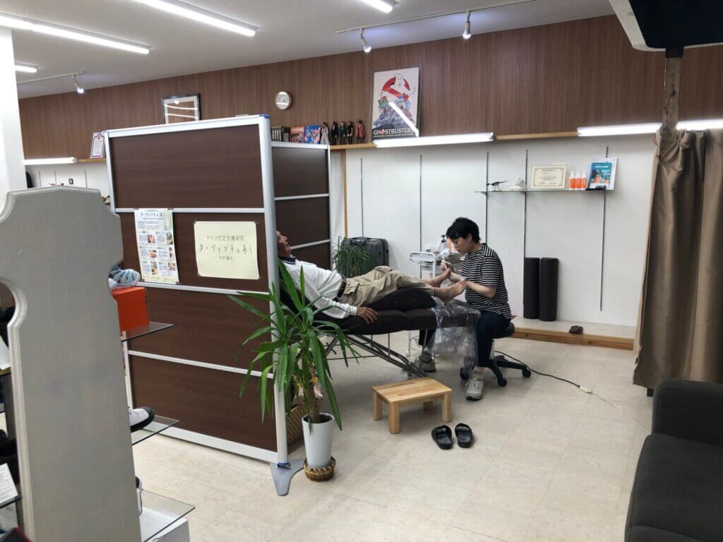 外反母趾,痛い,矯正,治す,整体,熊本,巻き爪,大きいサイズの靴,ダ・ヴィンチのあし,うおのめ,たこ,魚の目,皮膚科,レディース,大きいサイズ,25,25.5,こむらがえり,足がつる,フロムペディ,ベネシュ,シンシア,ラヴィー,ナラココ,巻き爪補正,名医,治療,ウオノメ,ル プレジール,かかと,手術,原因,治し方,フレイル,疲れやすい,カーブス,何科